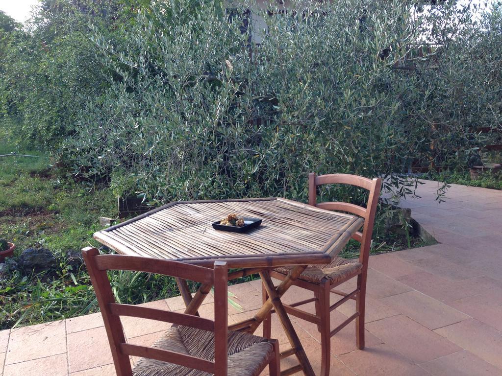 Agriturismo "La Rosa Canina" Bed & Breakfast Lerici Exterior photo