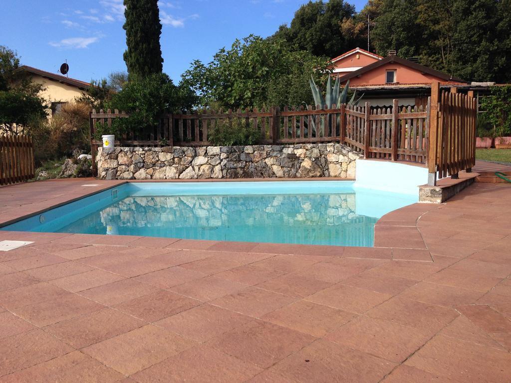 Agriturismo "La Rosa Canina" Bed & Breakfast Lerici Exterior photo