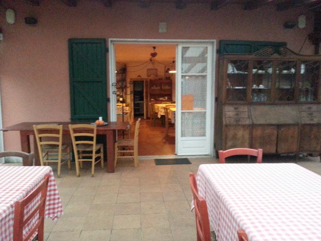Agriturismo "La Rosa Canina" Bed & Breakfast Lerici Exterior photo