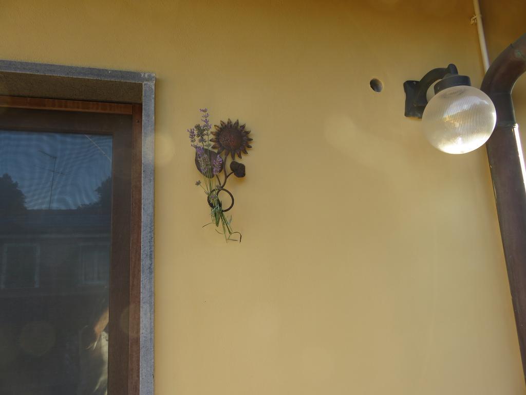 Agriturismo "La Rosa Canina" Bed & Breakfast Lerici Exterior photo