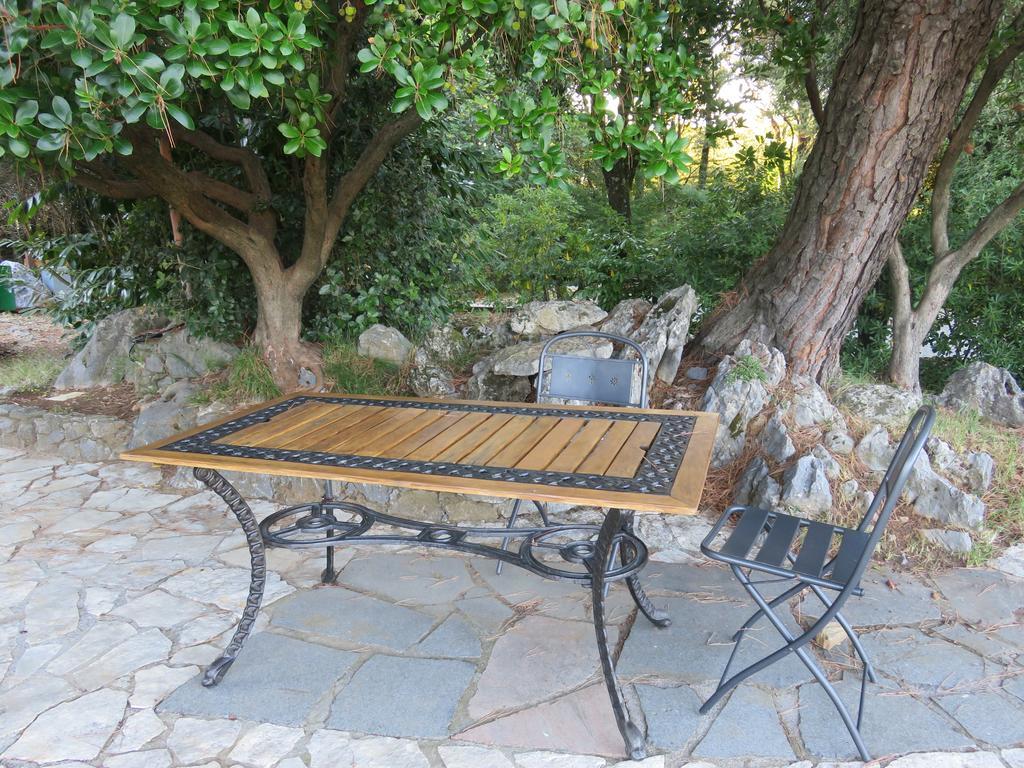 Agriturismo "La Rosa Canina" Bed & Breakfast Lerici Exterior photo